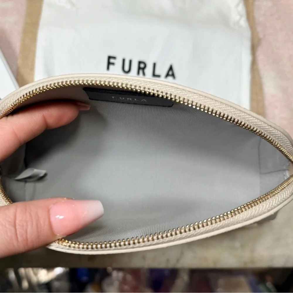 FURLA Classic Large Leather Cosmetic Case Pouch in Taupe Grey Luxury $198 NWOT